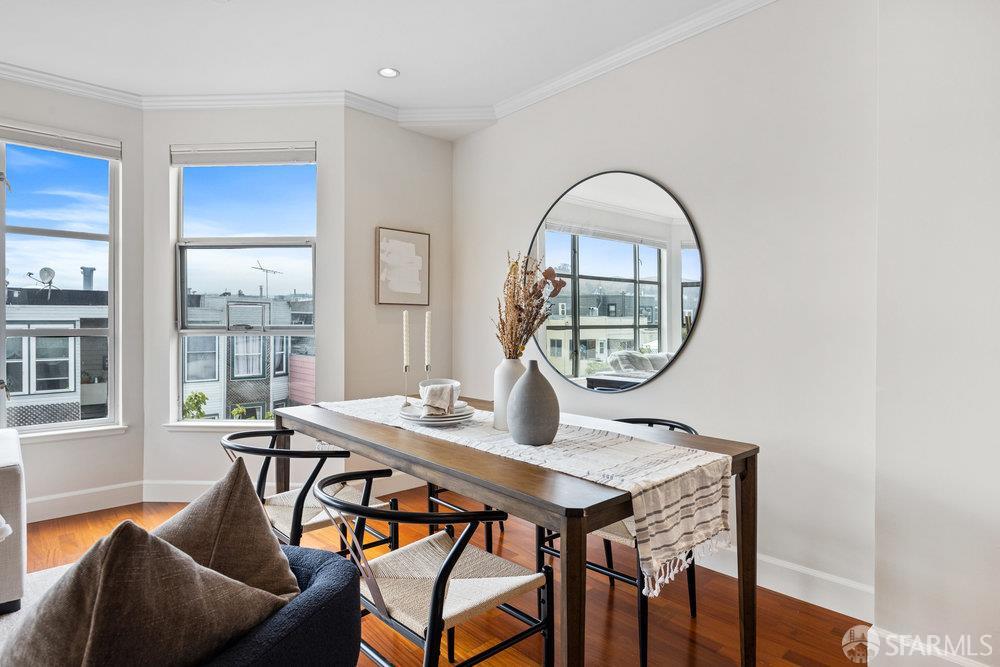 Detail Gallery Image 4 of 39 For 1354 Utah St, San Francisco,  CA 94110 - 2 Beds | 2/1 Baths
