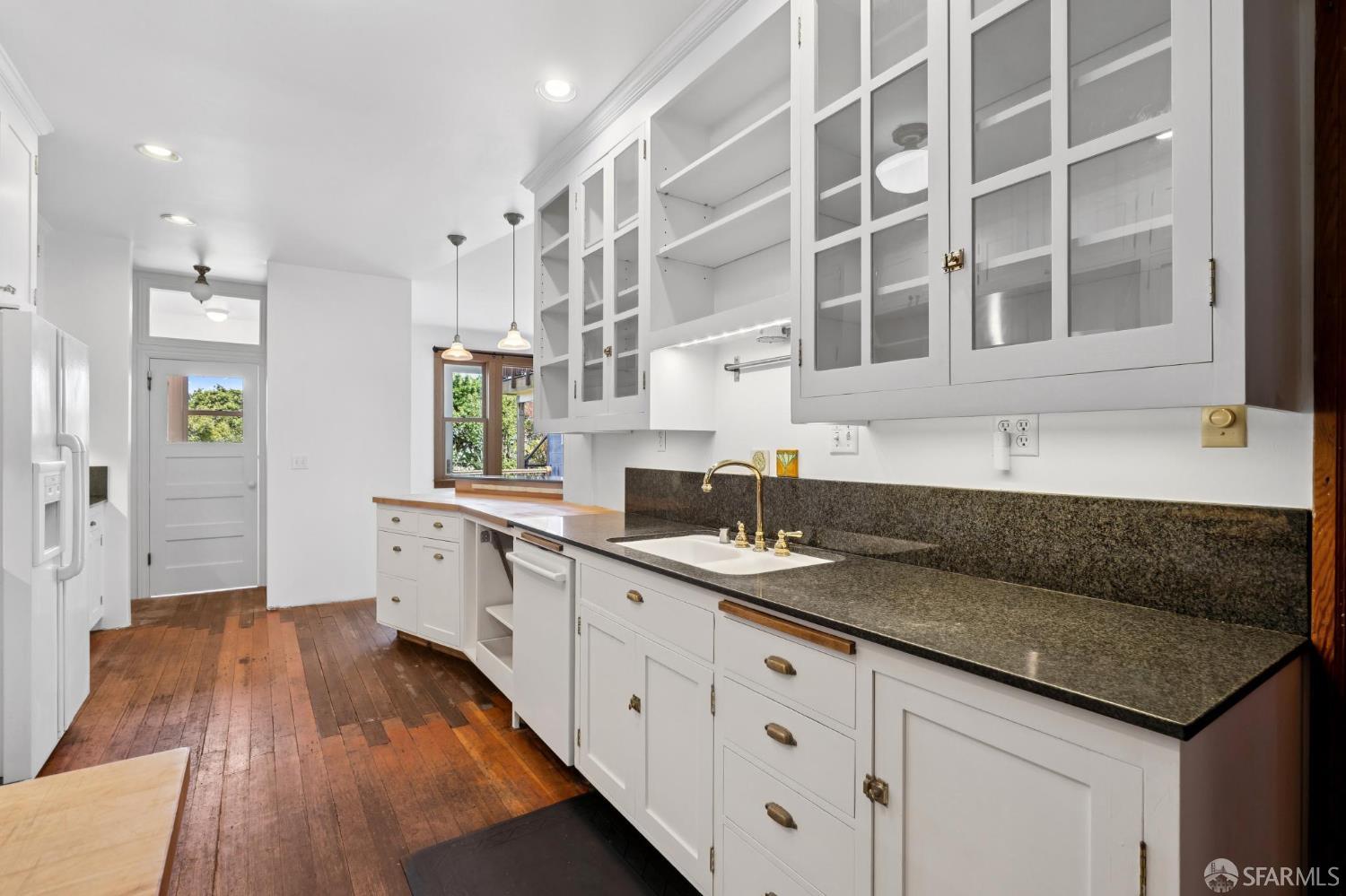 Detail Gallery Image 17 of 32 For 1781 Sanchez St, San Francisco,  CA 94131 - 4 Beds | 2/1 Baths