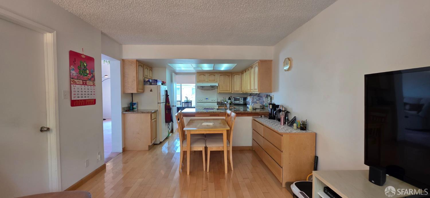 Detail Gallery Image 14 of 34 For 3984 Haussman Ct, South San Francisco,  CA 94080 - 3 Beds | 2/1 Baths