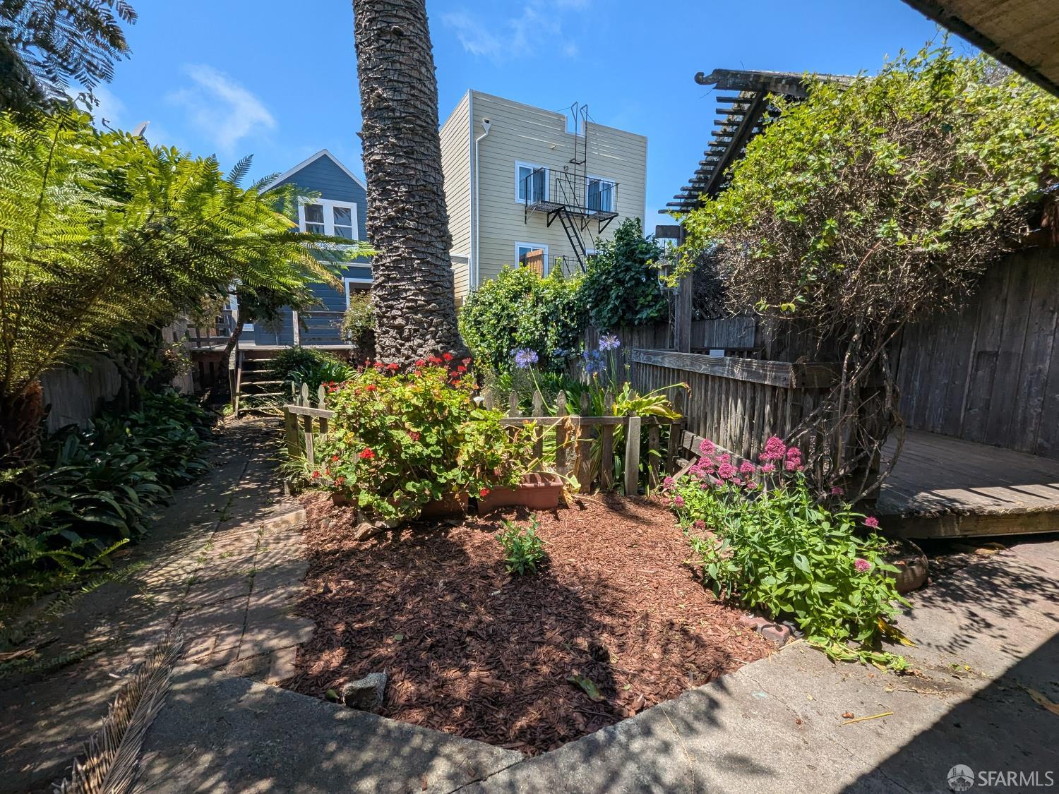 Detail Gallery Image 13 of 37 For 3639 Mission St, San Francisco,  CA 94110 - 3 Beds | 2 Baths