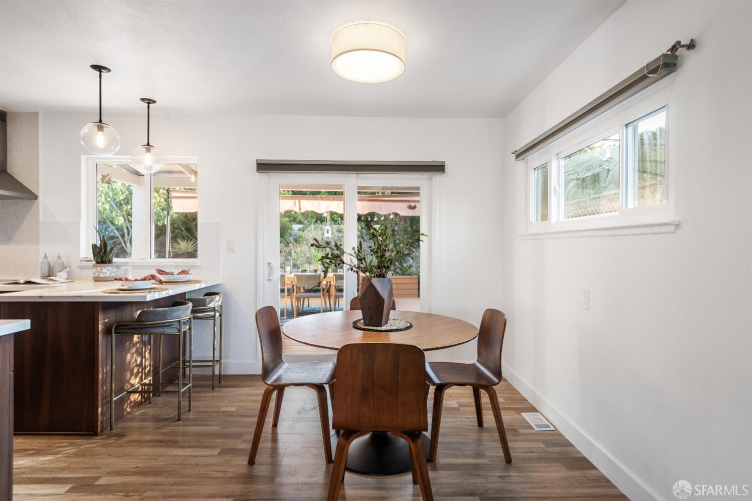 Detail Gallery Image 9 of 44 For 18623 Laredo Rd, Castro Valley,  CA 94546 - 3 Beds | 1/1 Baths