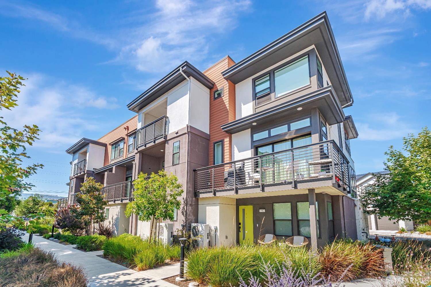 Detail Gallery Image 31 of 33 For 192 Waters Park Cir #2,  San Mateo,  CA 94403 - 2 Beds | 2/1 Baths