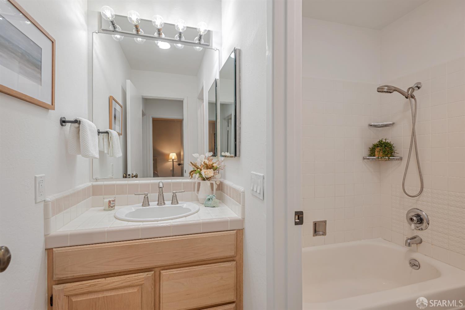 Detail Gallery Image 32 of 65 For 340 Vallejo Dr #71,  Millbrae,  CA 94030 - 3 Beds | 2 Baths