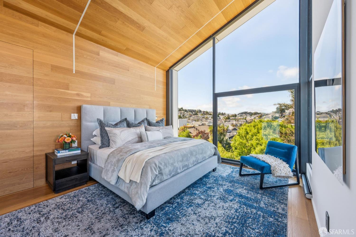 Detail Gallery Image 31 of 85 For 466 Clipper St, San Francisco,  CA 94114 - 5 Beds | 3/1 Baths