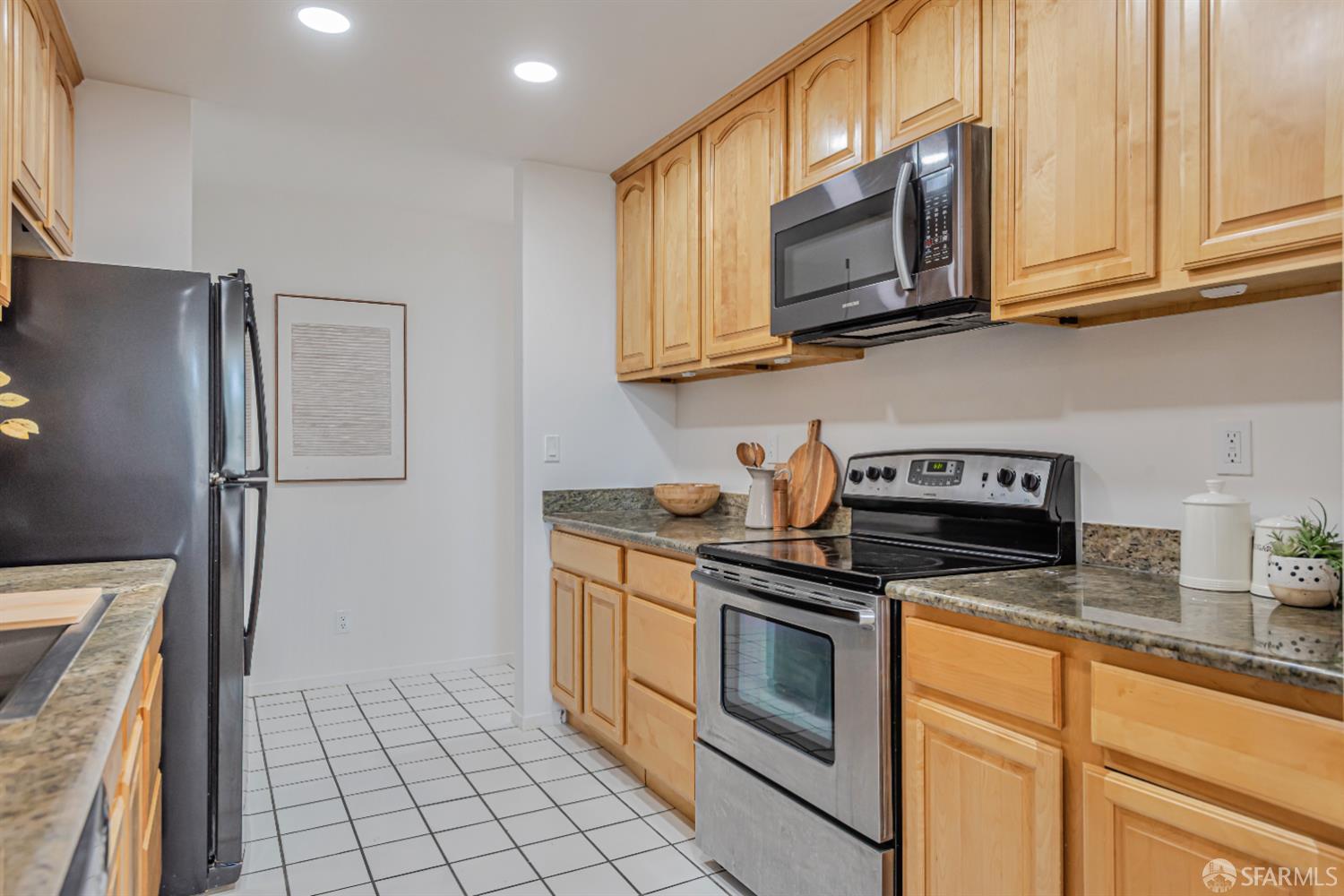 Detail Gallery Image 14 of 65 For 340 Vallejo Dr #71,  Millbrae,  CA 94030 - 3 Beds | 2 Baths