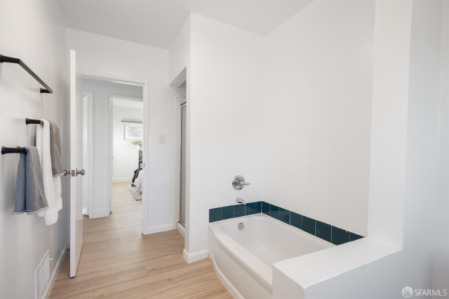 Detail Gallery Image 28 of 44 For 18623 Laredo Rd, Castro Valley,  CA 94546 - 3 Beds | 1/1 Baths
