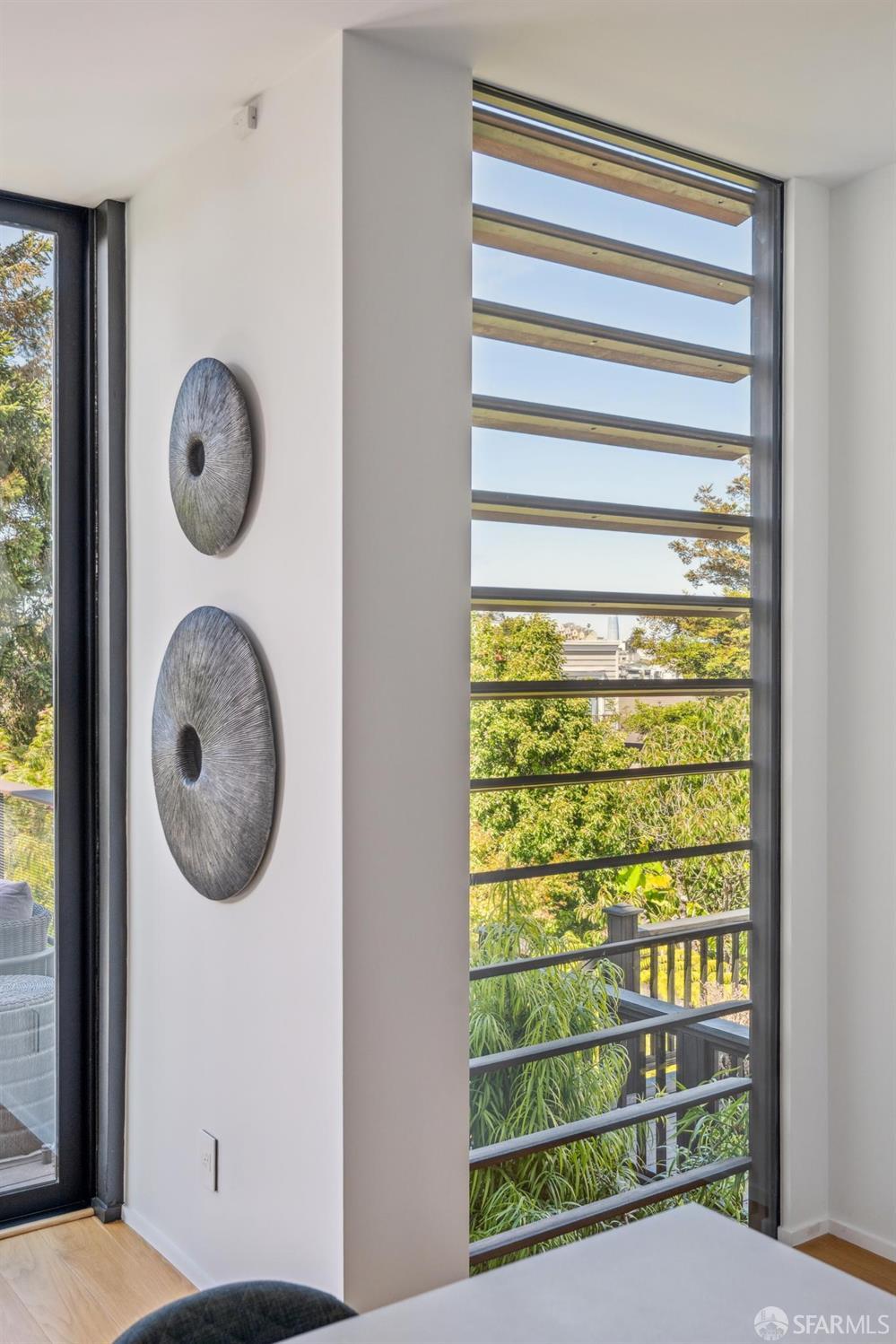 Detail Gallery Image 14 of 85 For 466 Clipper St, San Francisco,  CA 94114 - 5 Beds | 3/1 Baths