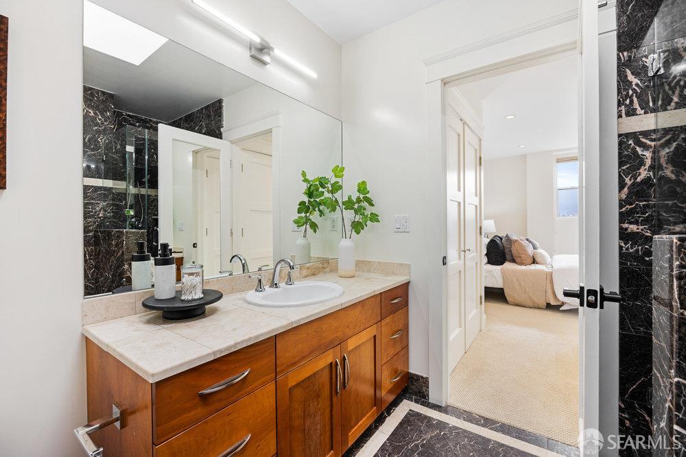 Detail Gallery Image 22 of 39 For 1354 Utah St, San Francisco,  CA 94110 - 2 Beds | 2/1 Baths
