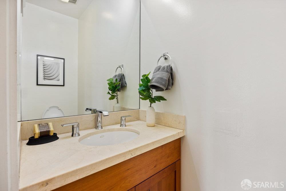 Detail Gallery Image 13 of 39 For 1354 Utah St, San Francisco,  CA 94110 - 2 Beds | 2/1 Baths