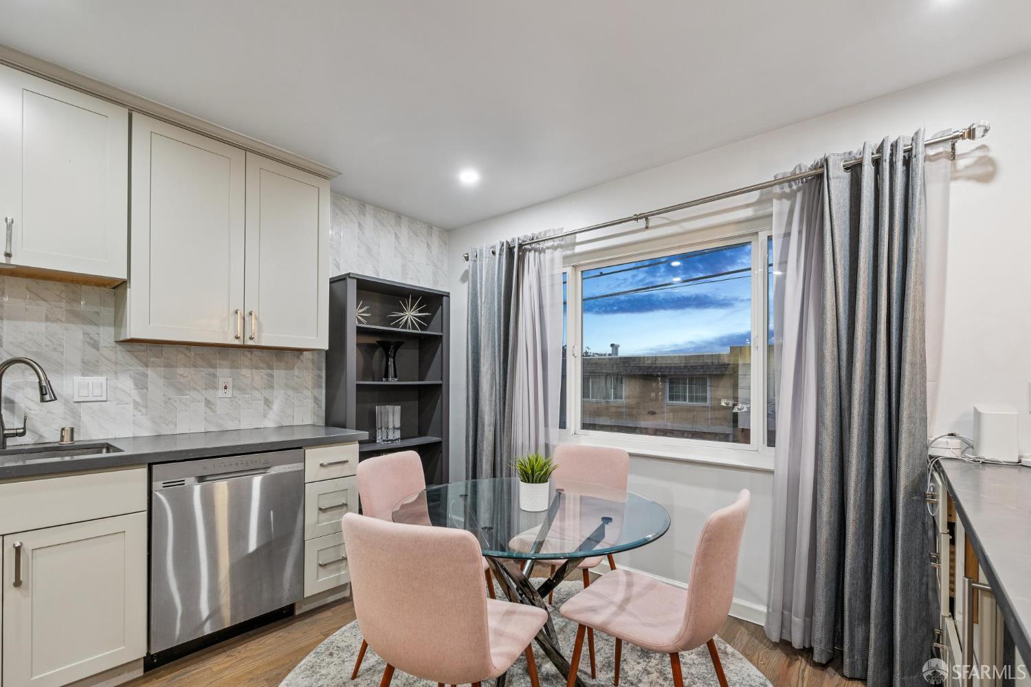 Detail Gallery Image 10 of 55 For 15 Belle Ave, San Francisco,  CA 94132 - 3 Beds | 2 Baths