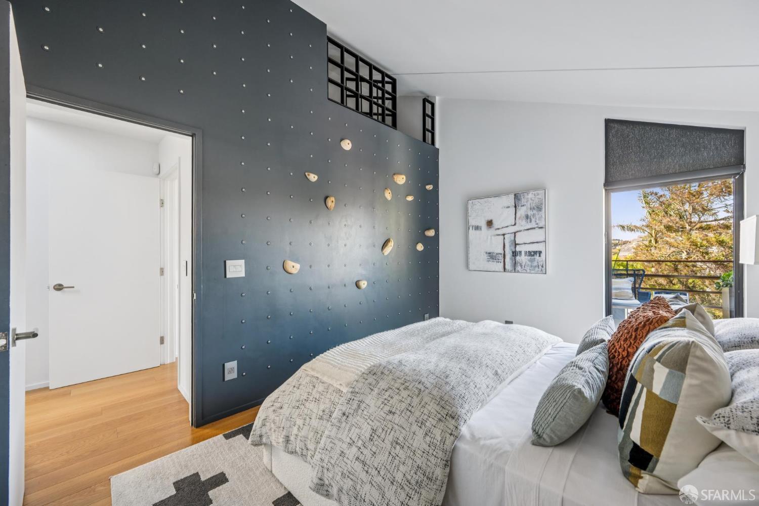 Detail Gallery Image 50 of 85 For 466 Clipper St, San Francisco,  CA 94114 - 5 Beds | 3/1 Baths