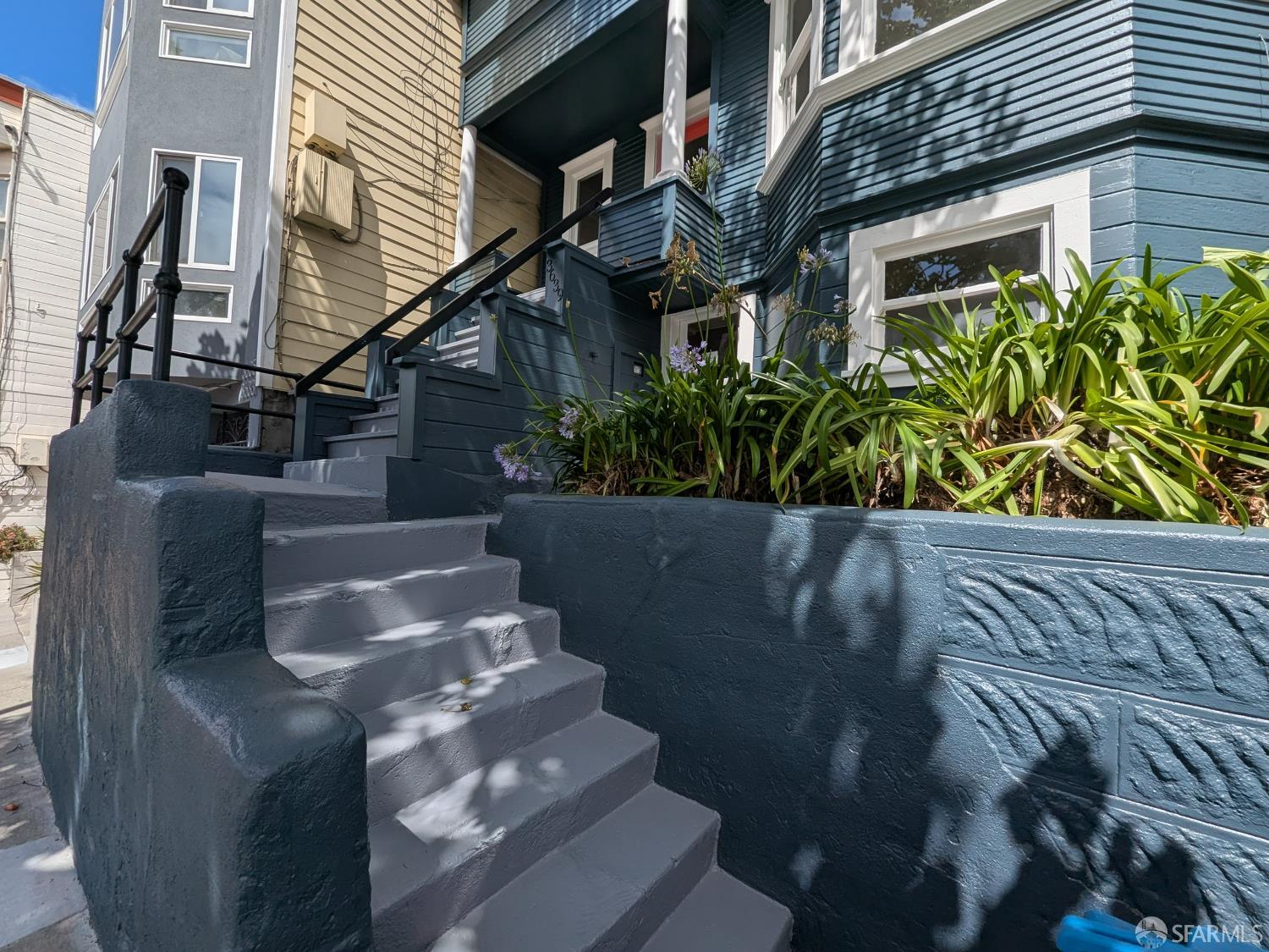 Detail Gallery Image 2 of 37 For 3639 Mission St, San Francisco,  CA 94110 - 3 Beds | 2 Baths