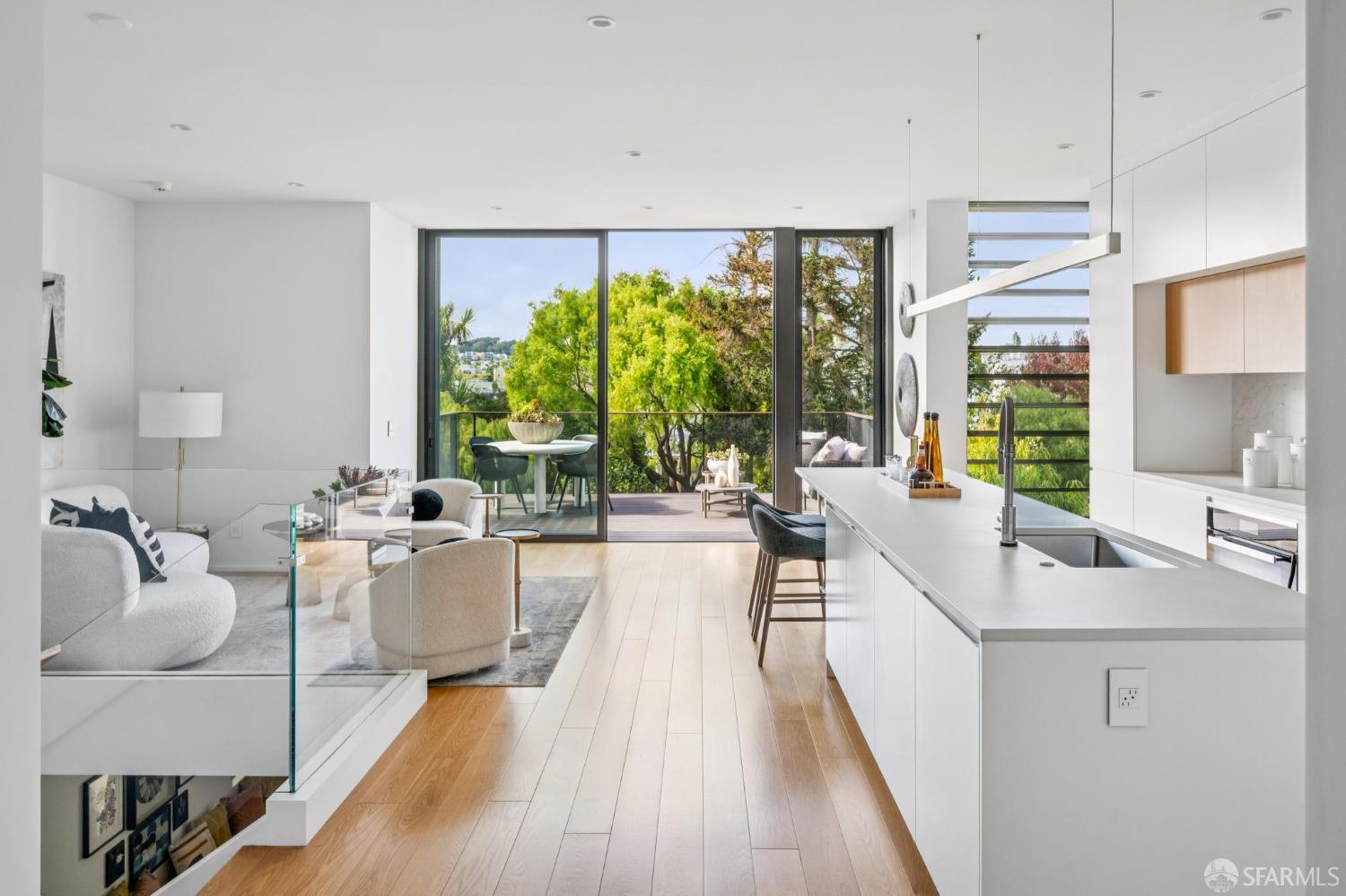 Detail Gallery Image 6 of 85 For 466 Clipper St, San Francisco,  CA 94114 - 5 Beds | 3/1 Baths