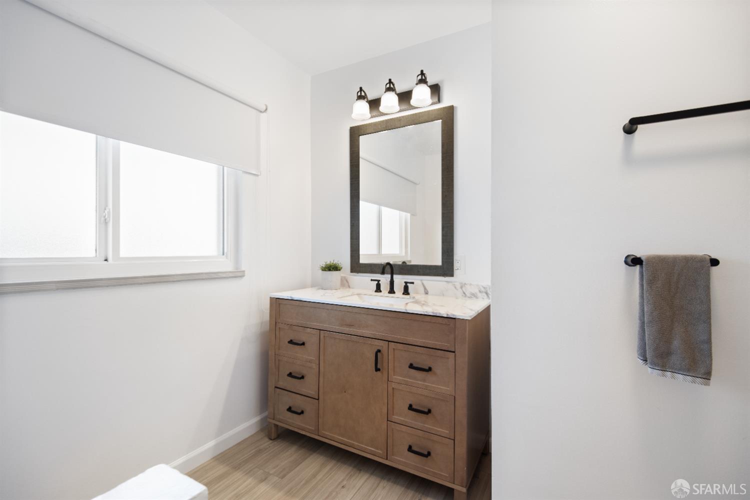 Detail Gallery Image 27 of 44 For 18623 Laredo Rd, Castro Valley,  CA 94546 - 3 Beds | 1/1 Baths