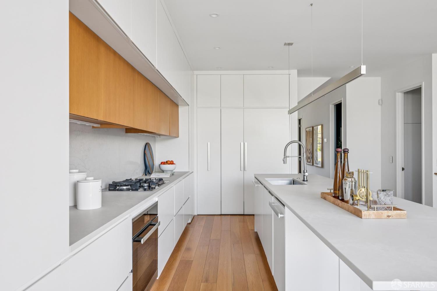 Detail Gallery Image 18 of 85 For 466 Clipper St, San Francisco,  CA 94114 - 5 Beds | 3/1 Baths