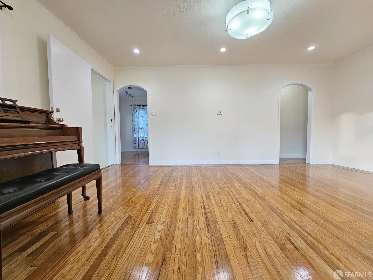 Detail Gallery Image 4 of 42 For 310 Pine St, San Bruno,  CA 94066 - 3 Beds | 2 Baths