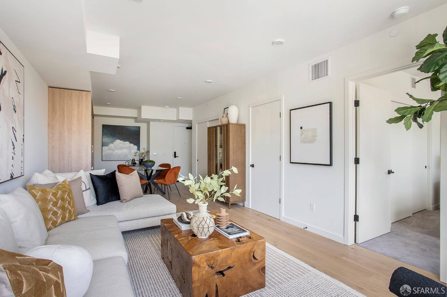 Photo #11: 425058915 Listing: Photo #11
