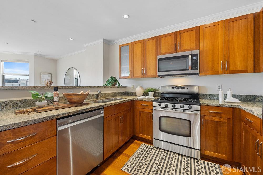 Detail Gallery Image 14 of 39 For 1354 Utah St, San Francisco,  CA 94110 - 2 Beds | 2/1 Baths