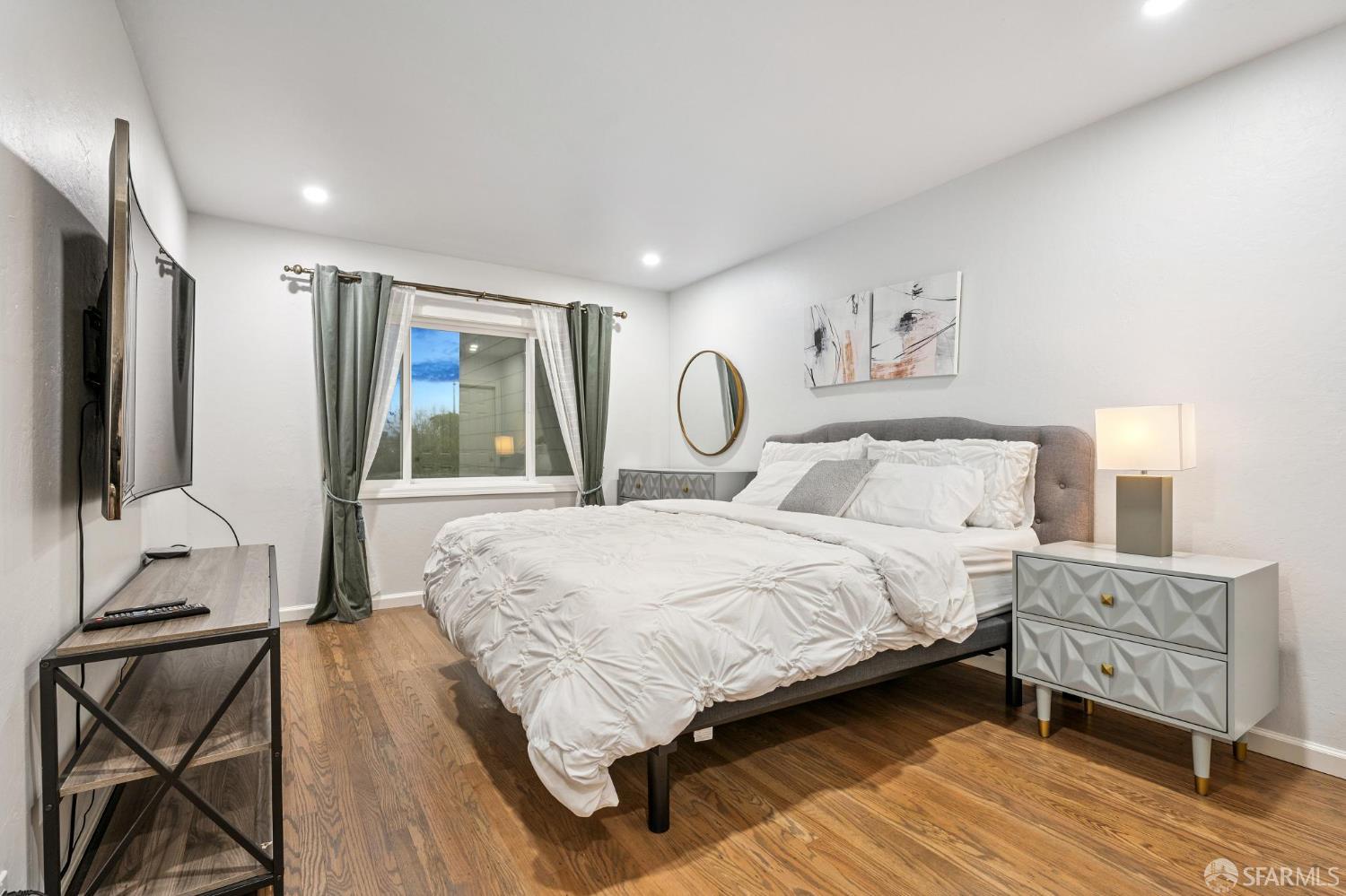 Detail Gallery Image 12 of 55 For 15 Belle Ave, San Francisco,  CA 94132 - 3 Beds | 2 Baths