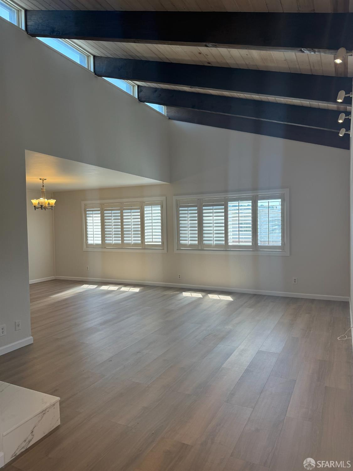 Detail Gallery Image 4 of 17 For 441 Saint Francis Blvd, Daly City,  CA 94015 - 3 Beds | 3 Baths