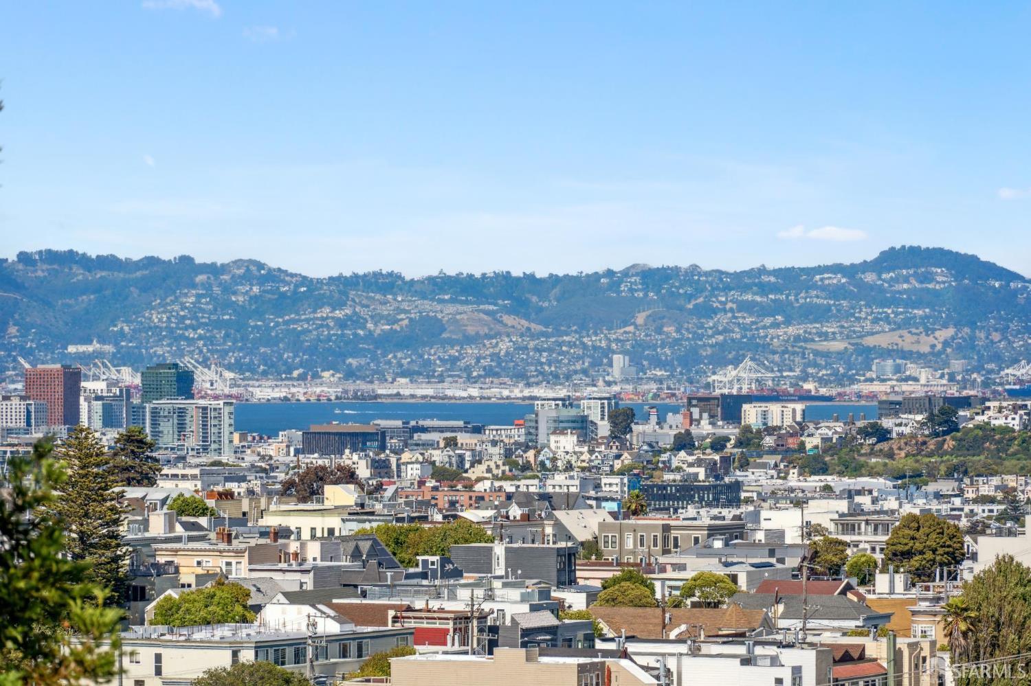 Detail Gallery Image 41 of 85 For 466 Clipper St, San Francisco,  CA 94114 - 5 Beds | 3/1 Baths