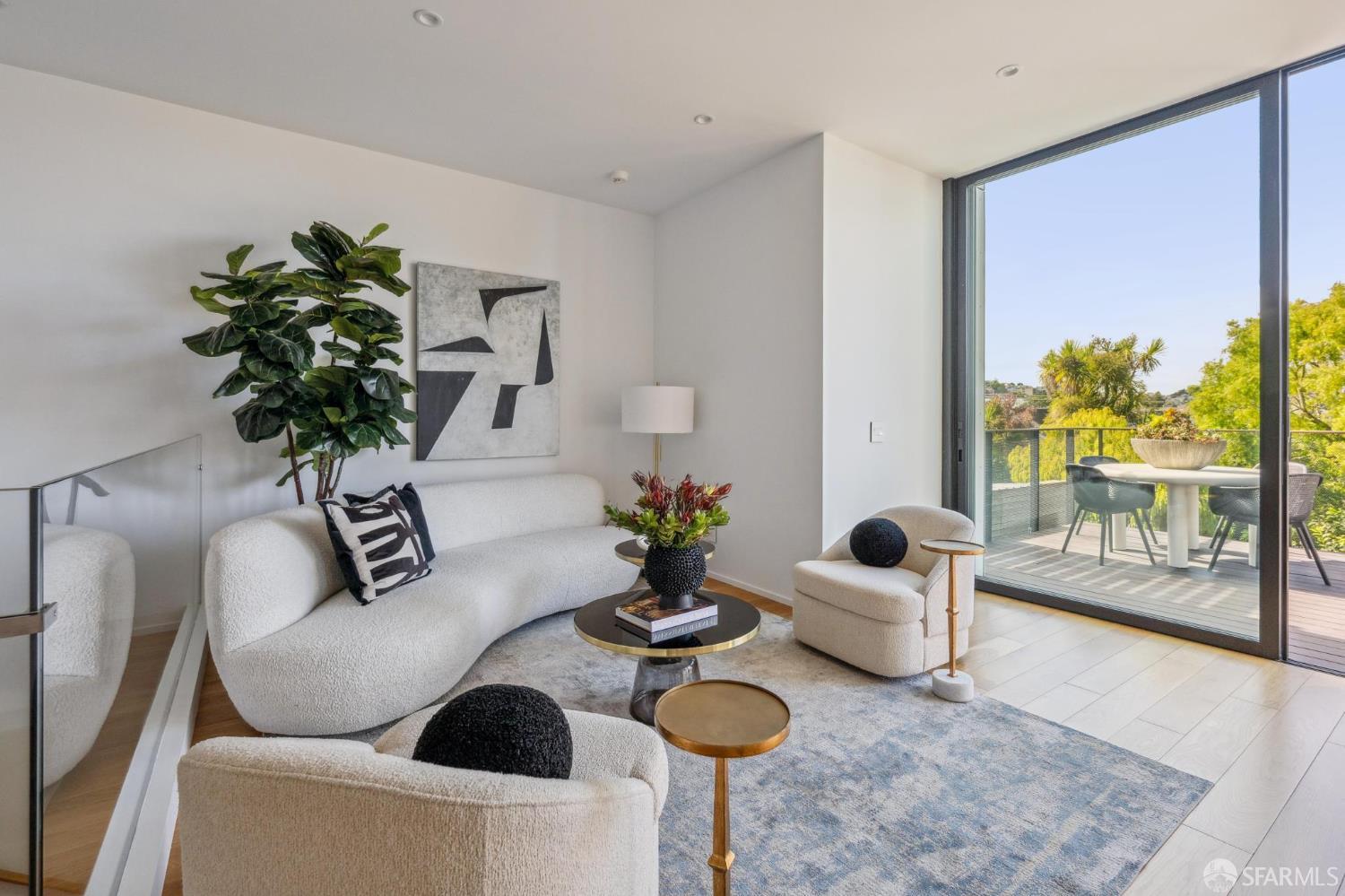 Detail Gallery Image 7 of 85 For 466 Clipper St, San Francisco,  CA 94114 - 5 Beds | 3/1 Baths