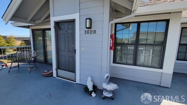 Detail Gallery Image 1 of 9 For 1628 Vista Del Sol St #1,  San Mateo,  CA 94404 - 1 Beds | 1 Baths