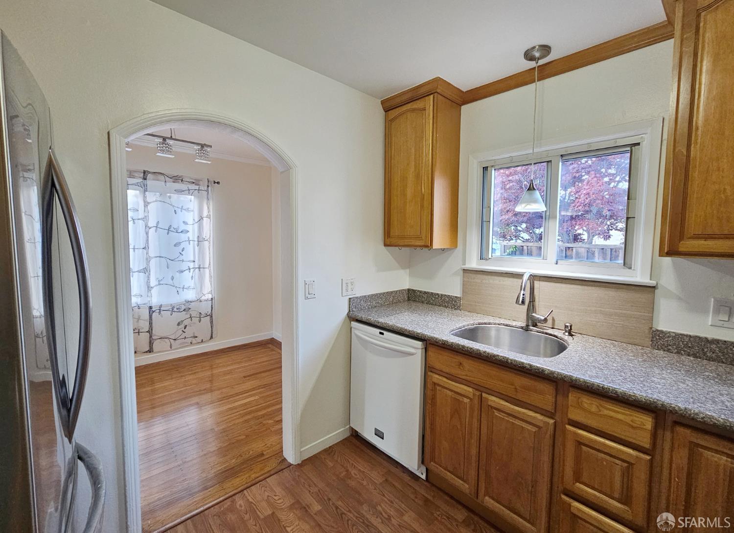 Detail Gallery Image 9 of 42 For 310 Pine St, San Bruno,  CA 94066 - 3 Beds | 2 Baths