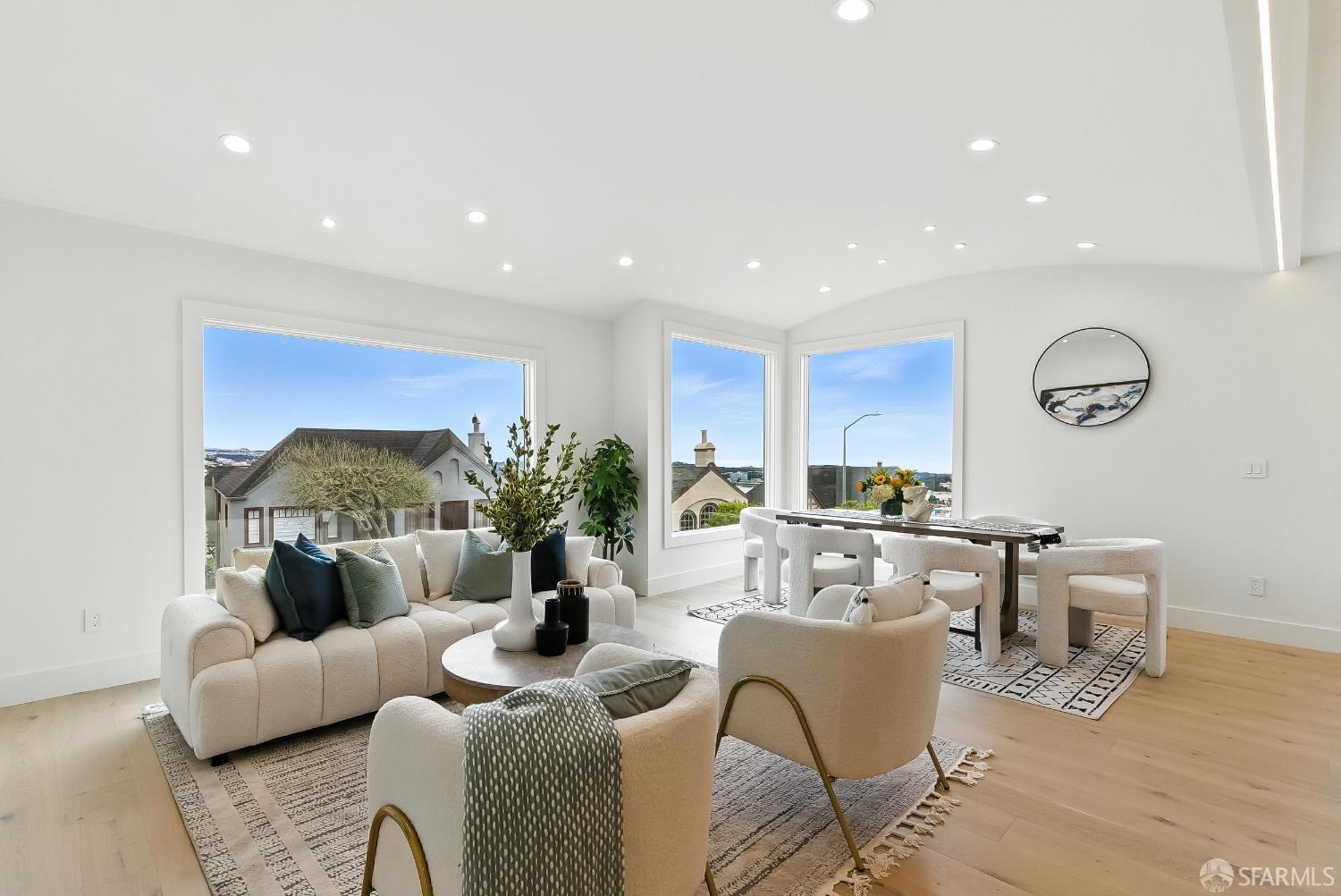 Detail Gallery Image 4 of 42 For 160 Upland Dr, San Francisco,  CA 94127 - 5 Beds | 4 Baths