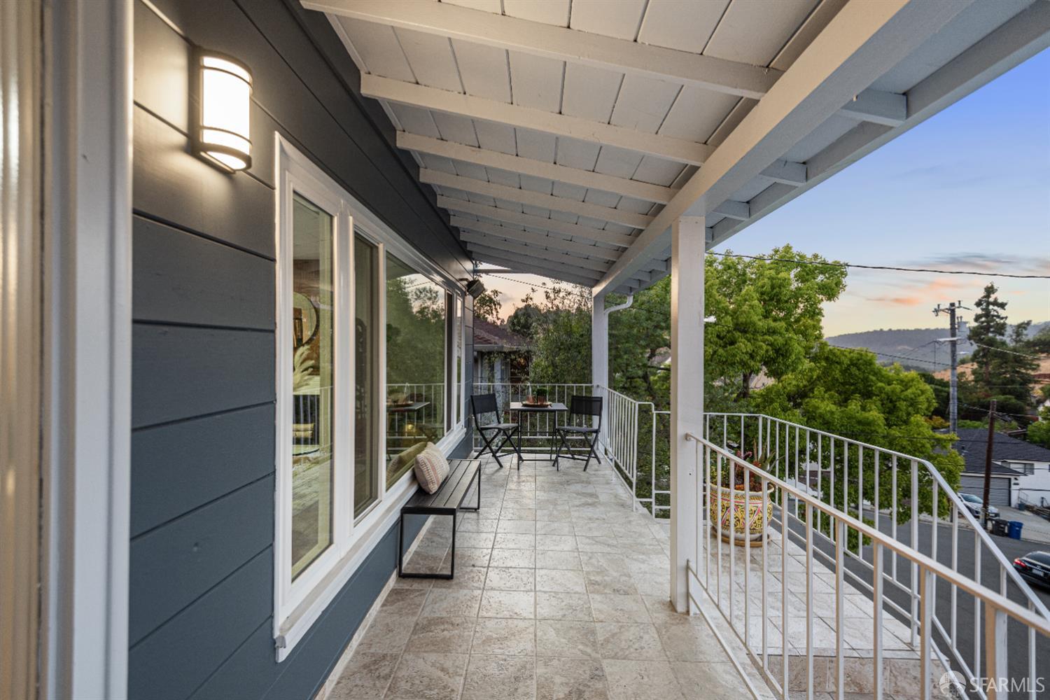 Detail Gallery Image 4 of 44 For 18623 Laredo Rd, Castro Valley,  CA 94546 - 3 Beds | 1/1 Baths
