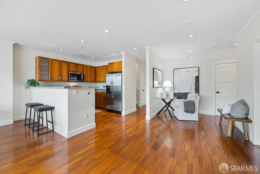 Detail Gallery Image 9 of 39 For 1354 Utah St, San Francisco,  CA 94110 - 2 Beds | 2/1 Baths