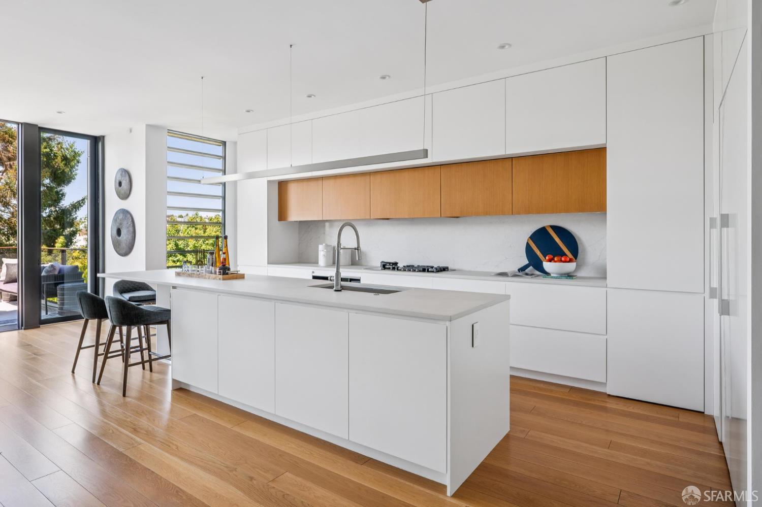 Detail Gallery Image 13 of 85 For 466 Clipper St, San Francisco,  CA 94114 - 5 Beds | 3/1 Baths