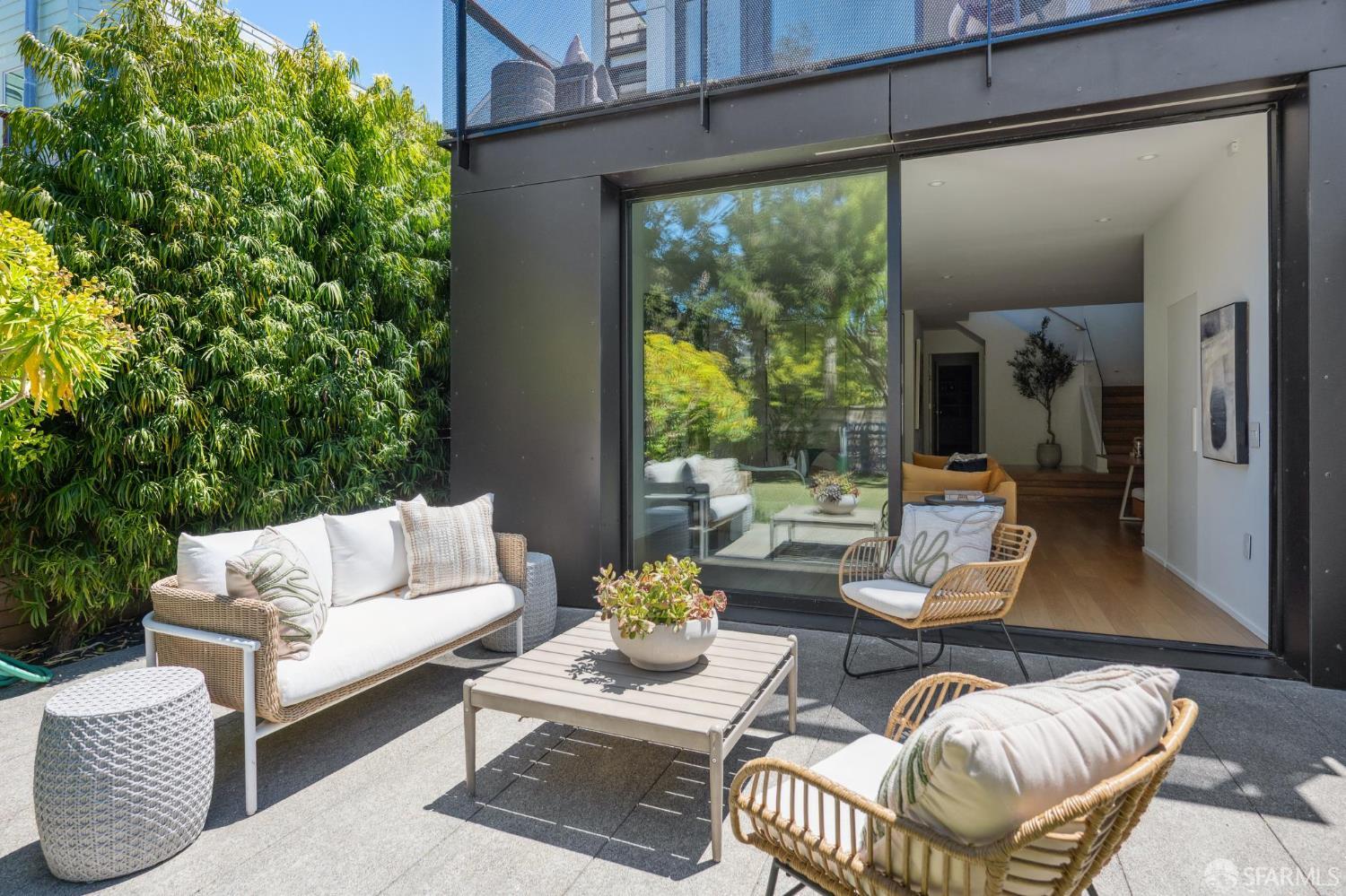 Detail Gallery Image 82 of 85 For 466 Clipper St, San Francisco,  CA 94114 - 5 Beds | 3/1 Baths