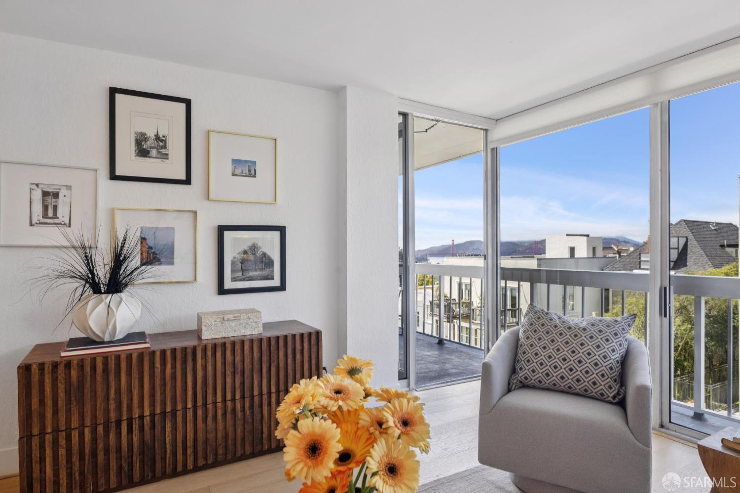 Detail Gallery Image 3 of 29 For 2200 Sacramento St #403,  San Francisco,  CA 94115 - 2 Beds | 2 Baths
