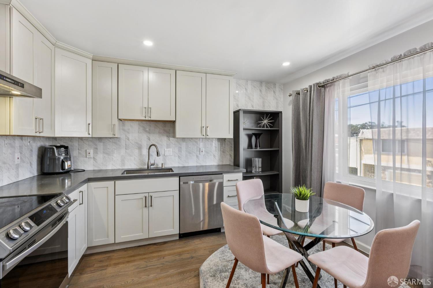 Detail Gallery Image 25 of 55 For 15 Belle Ave, San Francisco,  CA 94132 - 3 Beds | 2 Baths