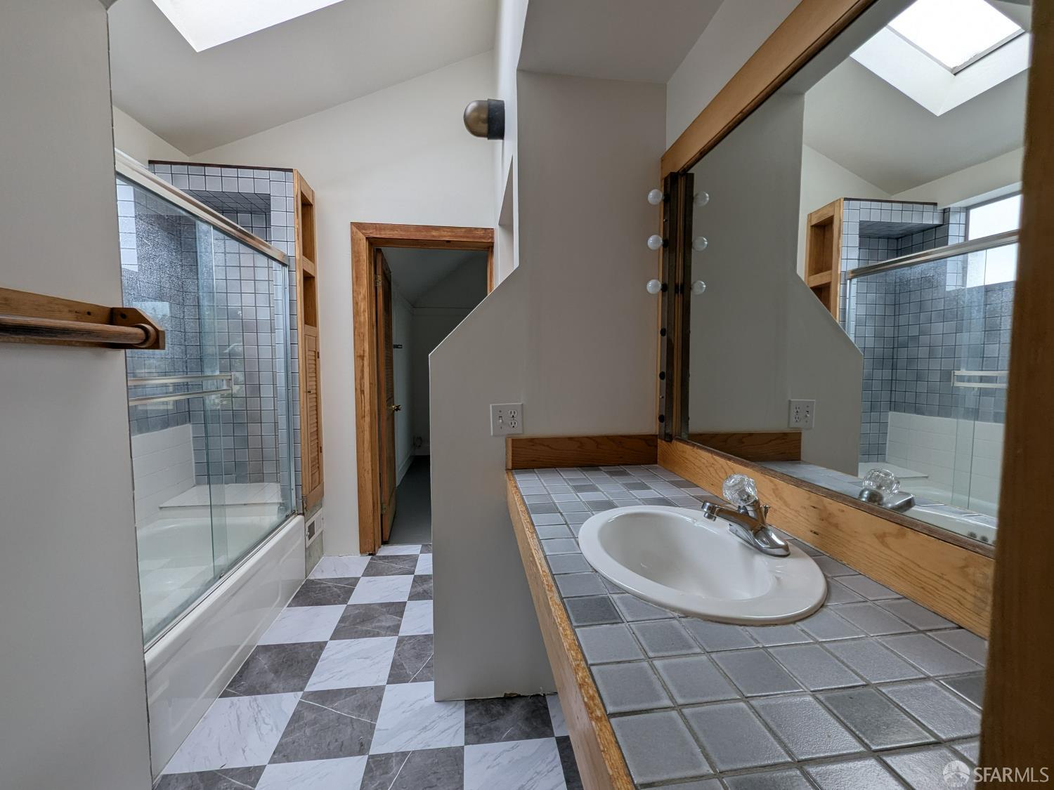 Detail Gallery Image 22 of 37 For 3639 Mission St, San Francisco,  CA 94110 - 3 Beds | 2 Baths