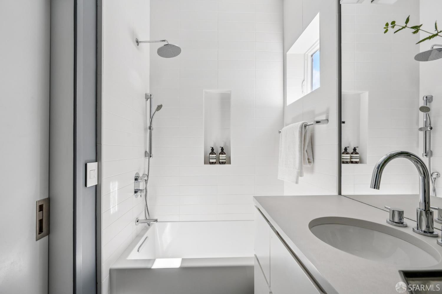 Detail Gallery Image 59 of 85 For 466 Clipper St, San Francisco,  CA 94114 - 5 Beds | 3/1 Baths