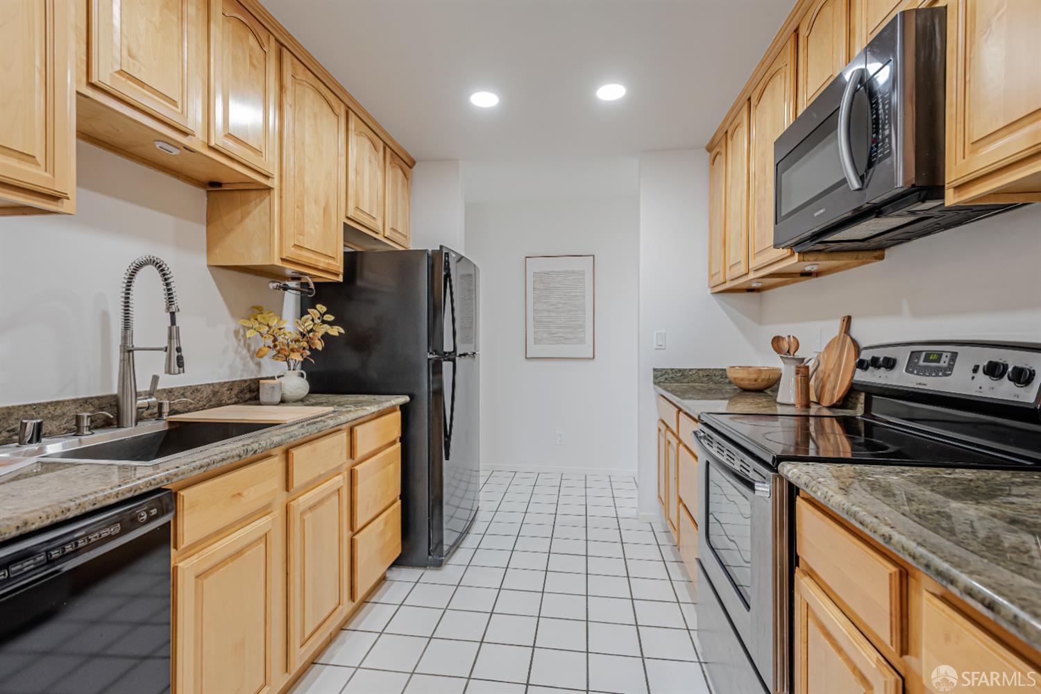 Detail Gallery Image 13 of 65 For 340 Vallejo Dr #71,  Millbrae,  CA 94030 - 3 Beds | 2 Baths