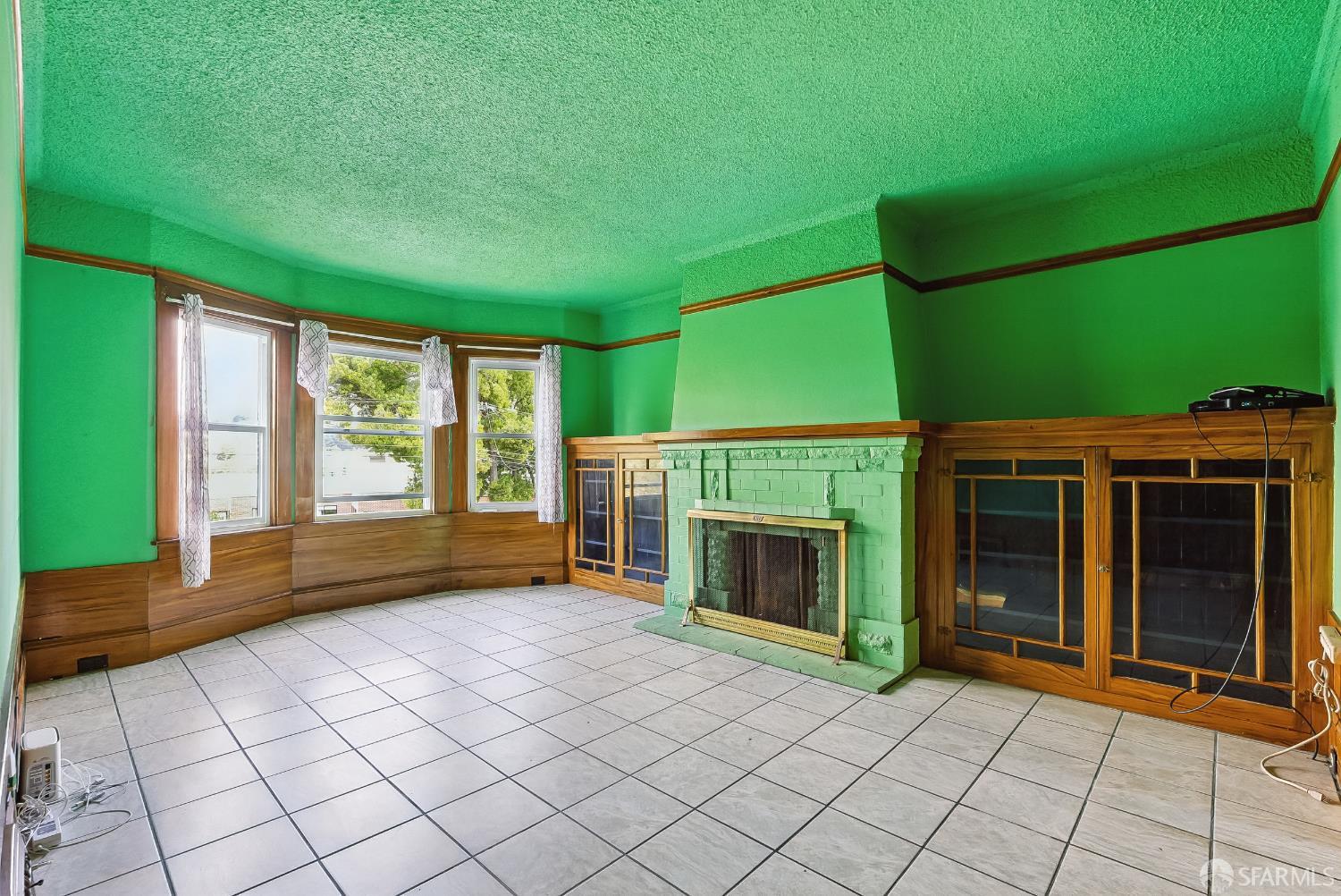 Detail Gallery Image 3 of 10 For 69 Lisbon St, San Francisco,  CA 94112 - 2 Beds | 1 Baths