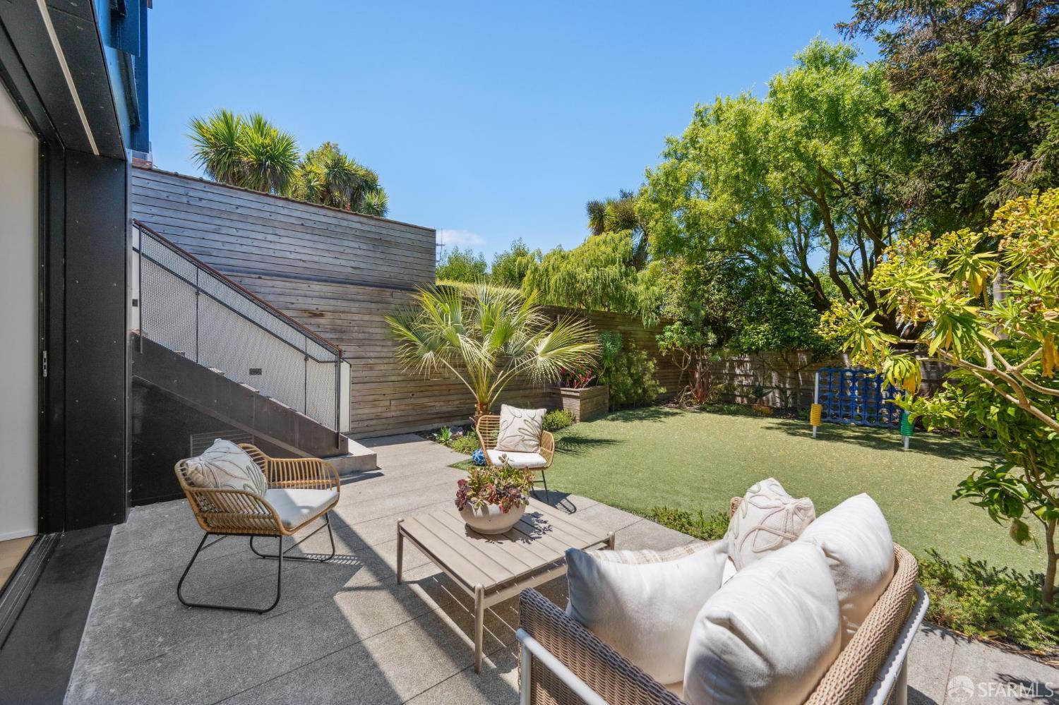 Detail Gallery Image 78 of 85 For 466 Clipper St, San Francisco,  CA 94114 - 5 Beds | 3/1 Baths
