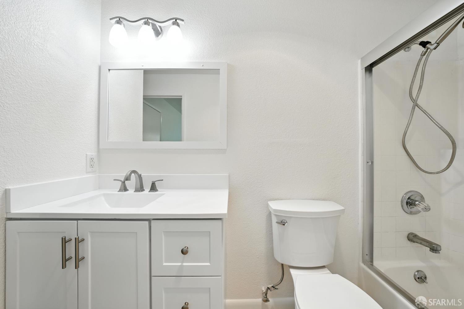 Photo #17: 425058730 Listing: Photo #17
