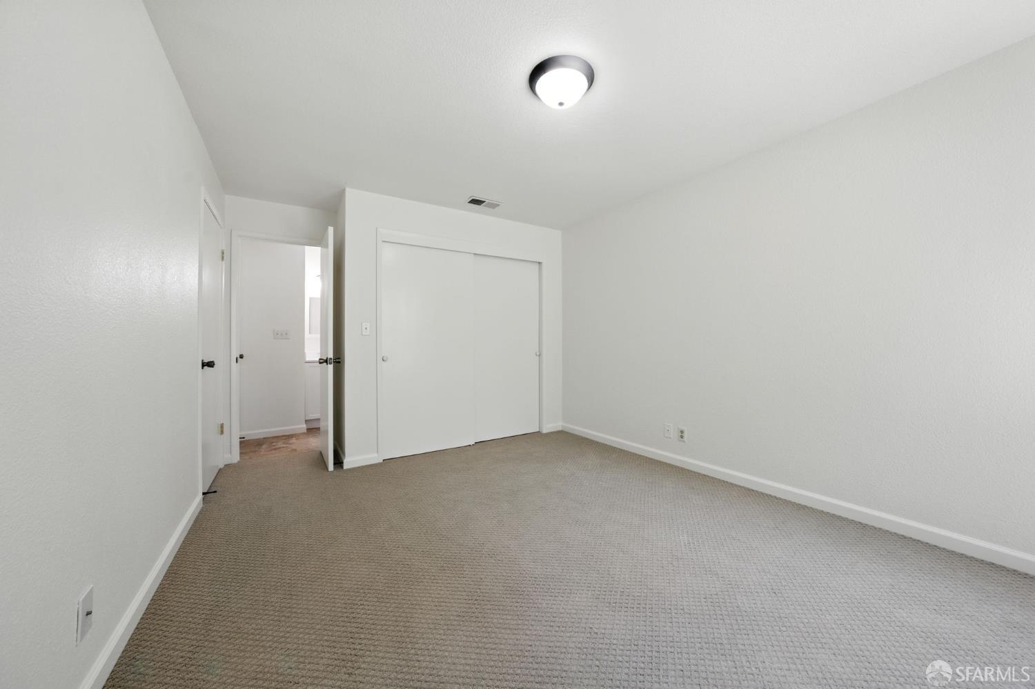 Photo #15: 425058730 Listing: Photo #15