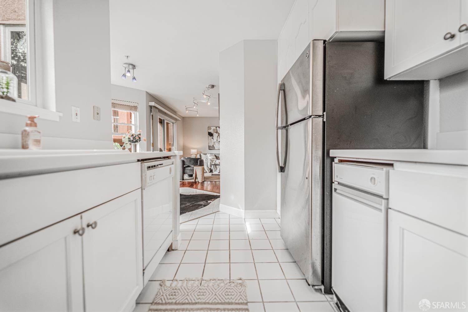 Detail Gallery Image 4 of 25 For 3855 Carter Dr #101,  South San Francisco,  CA 94080 - 2 Beds | 2 Baths