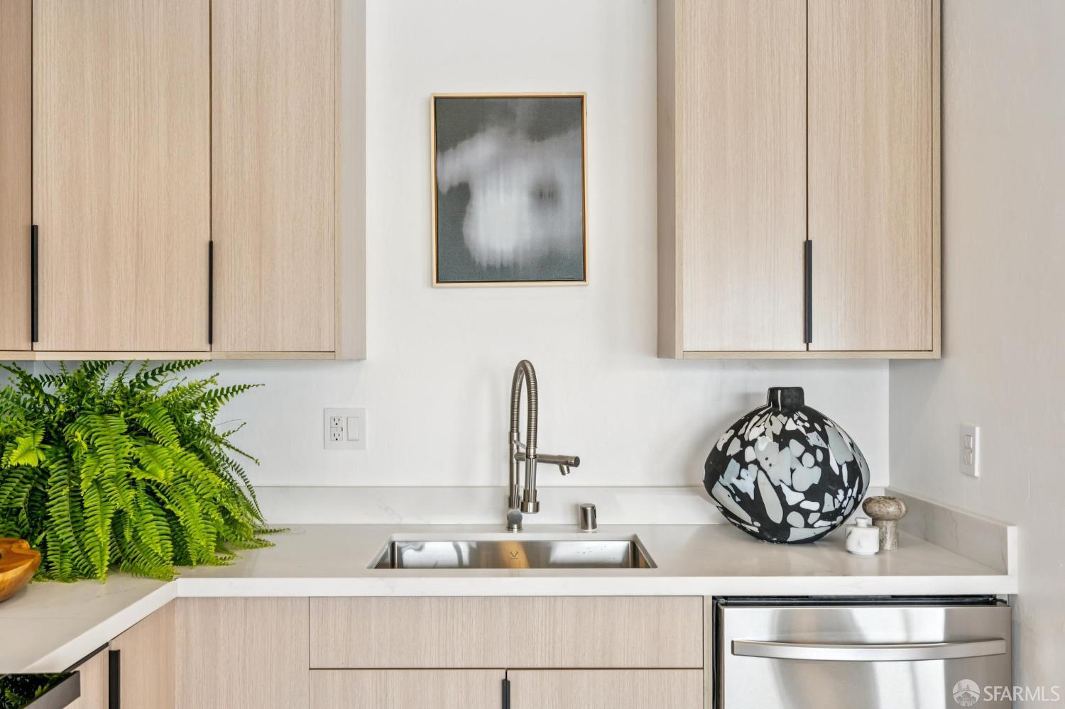 Detail Gallery Image 13 of 30 For 85 Duboce Ave #301,  San Francisco,  CA 94103 - 1 Beds | 1 Baths