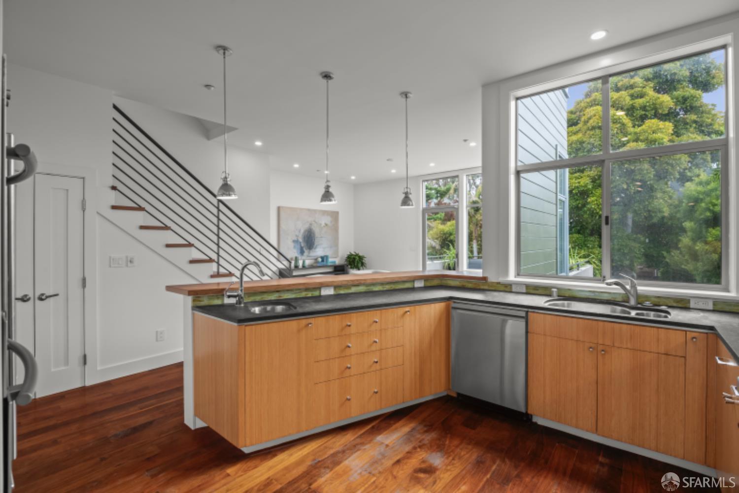 Detail Gallery Image 15 of 60 For 234 Valley St, San Francisco,  CA 94131 - 4 Beds | 3/1 Baths