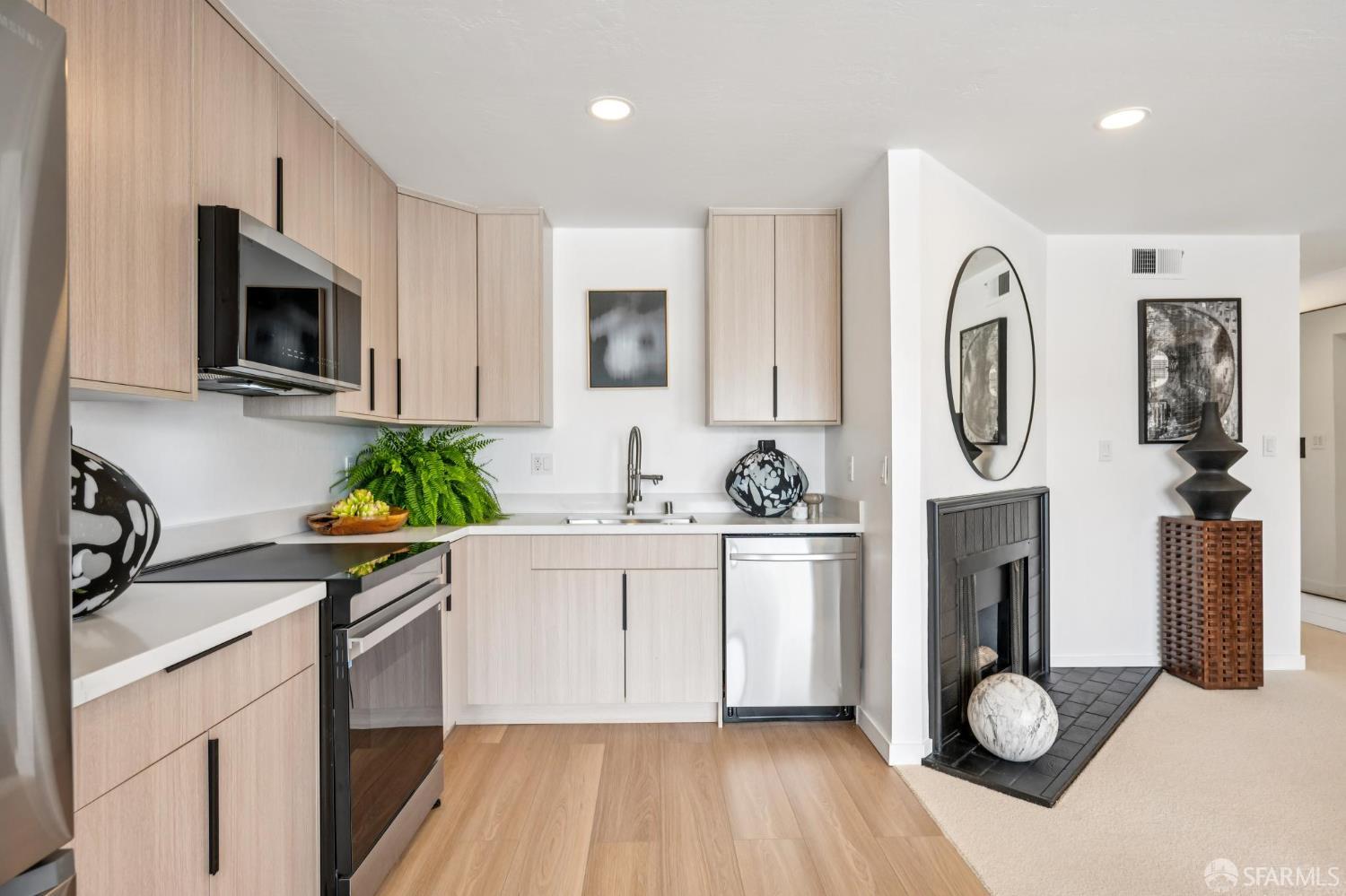 Detail Gallery Image 12 of 30 For 85 Duboce Ave #301,  San Francisco,  CA 94103 - 1 Beds | 1 Baths