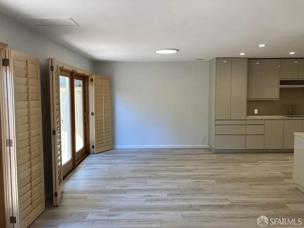 Detail Gallery Image 6 of 16 For 470 Fair Oaks St, San Francisco,  CA 94110 - 5 Beds | 3/1 Baths