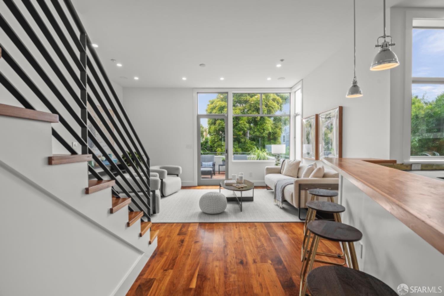 Detail Gallery Image 9 of 60 For 234 Valley St, San Francisco,  CA 94131 - 4 Beds | 3/1 Baths