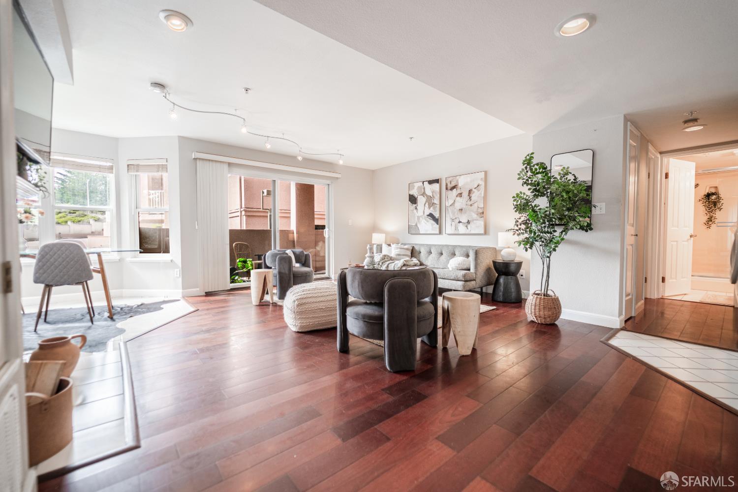Detail Gallery Image 2 of 25 For 3855 Carter Dr #101,  South San Francisco,  CA 94080 - 2 Beds | 2 Baths
