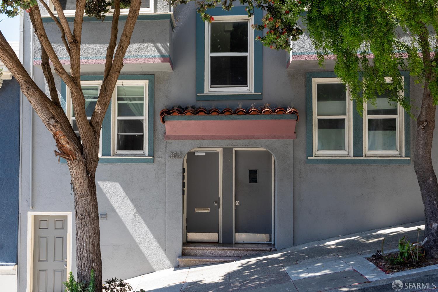 Detail Gallery Image 1 of 32 For 382 Green St #3,  San Francisco,  CA 94133 - 1 Beds | 1 Baths